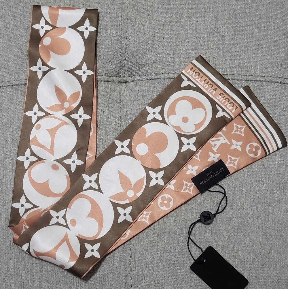 **CLEARANCE SALE** Skinny Scarf Twilly NWT